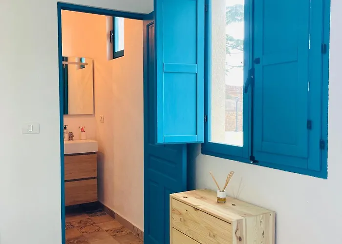 Cuevas - 3 Bed In A Serene Setting Ferienhaus