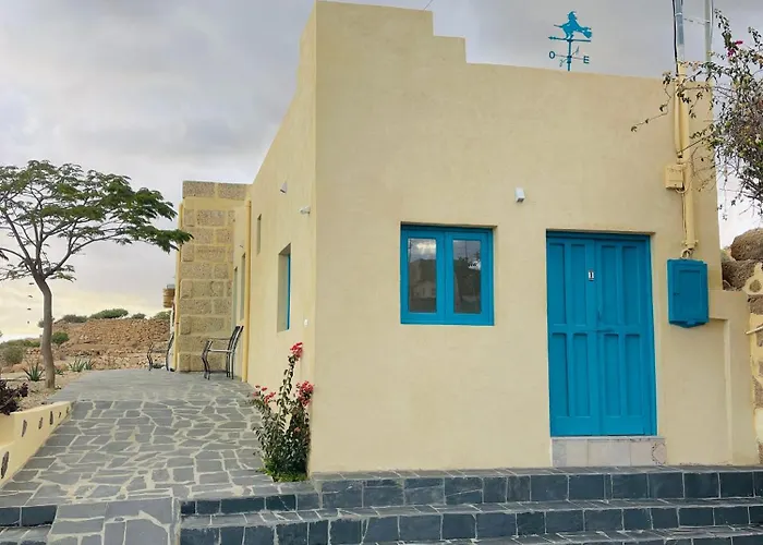 Cuevas - 3 Bed In A Serene Setting *