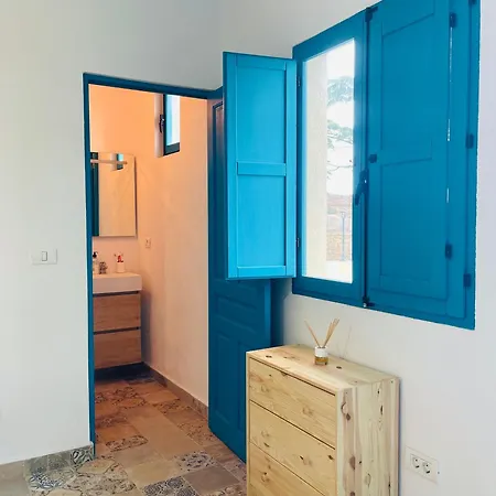 Cuevas - 3 Bed In A Serene Setting 펜션