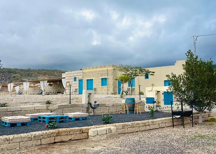 Cuevas - 3 Bed In A Serene Setting Semesterbostad